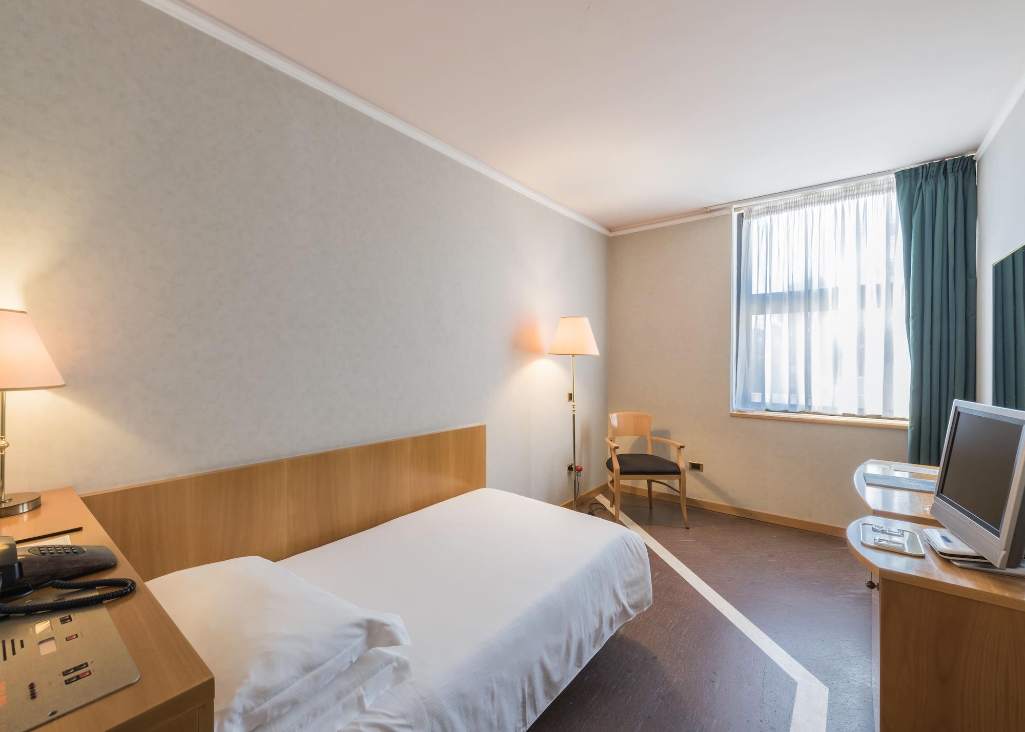 Caesar'S Hotel Cagliari Esterno foto