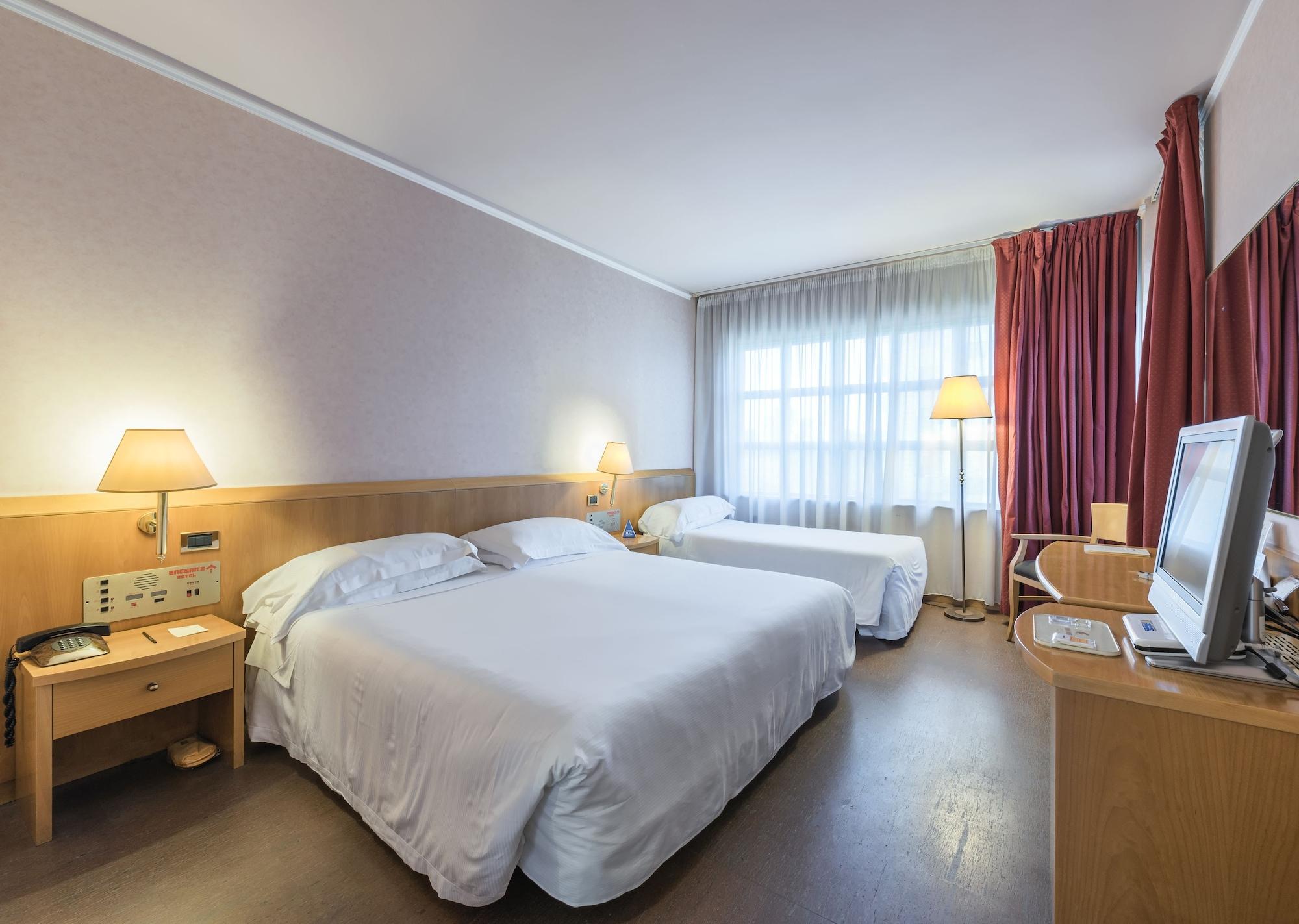 Caesar'S Hotel Cagliari Esterno foto