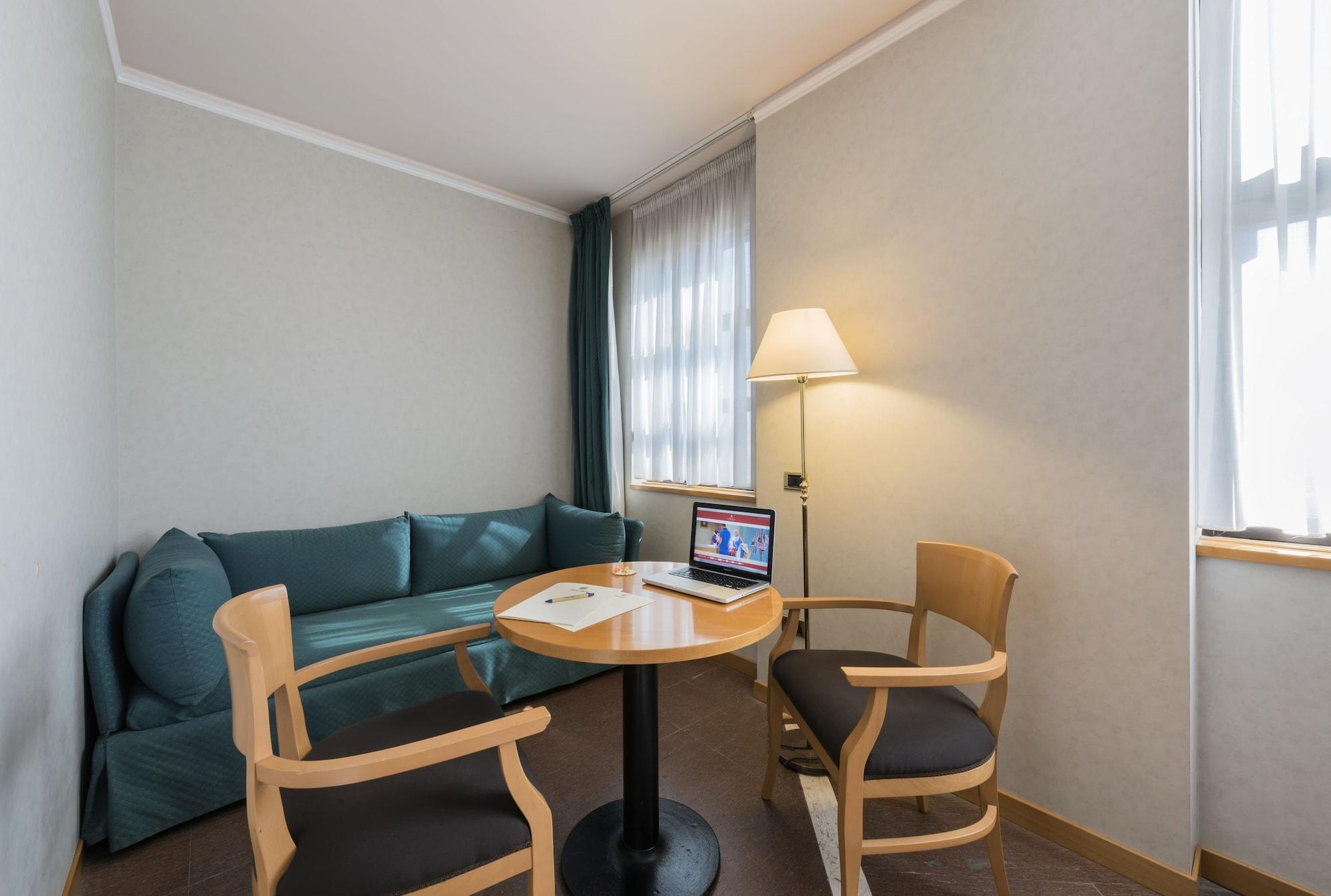 Caesar'S Hotel Cagliari Esterno foto