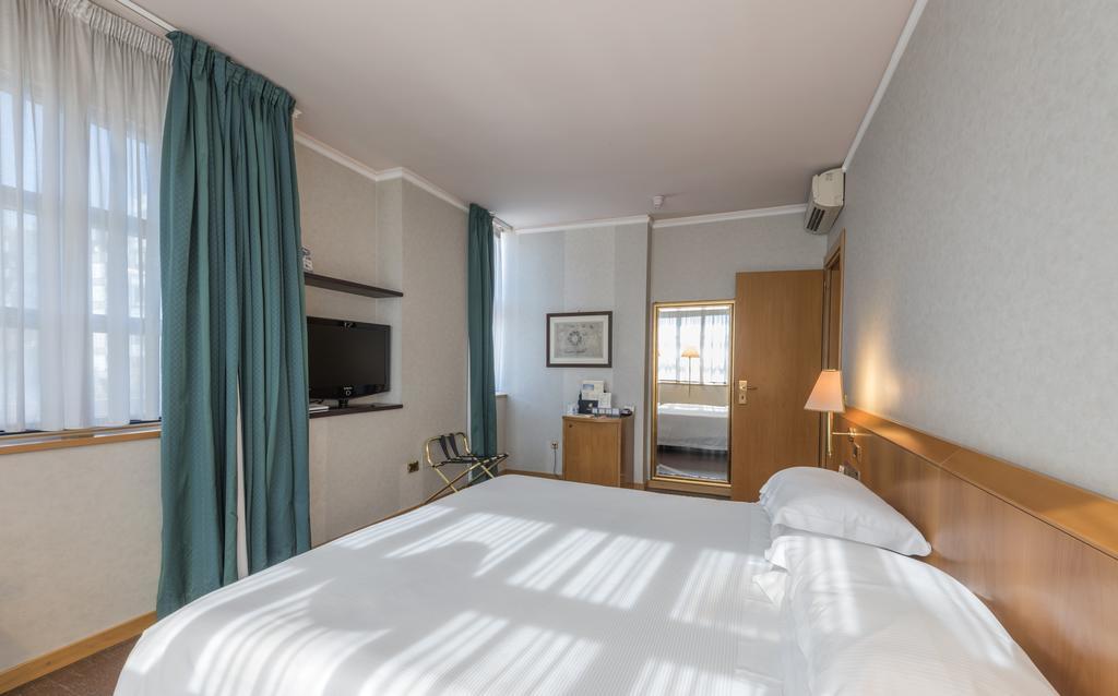 Caesar'S Hotel Cagliari Esterno foto