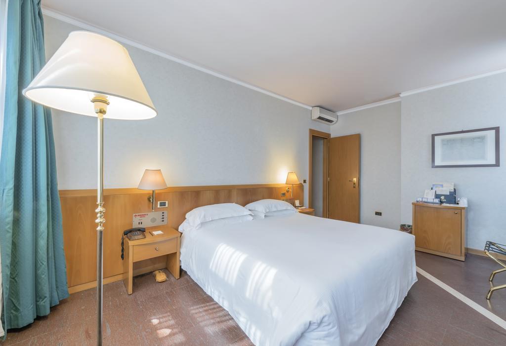 Caesar'S Hotel Cagliari Esterno foto