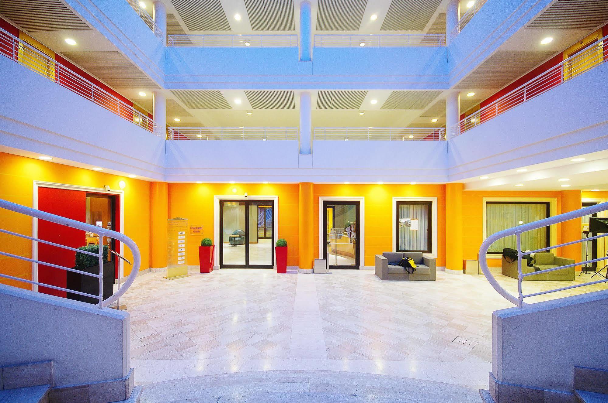 Caesar'S Hotel Cagliari Esterno foto